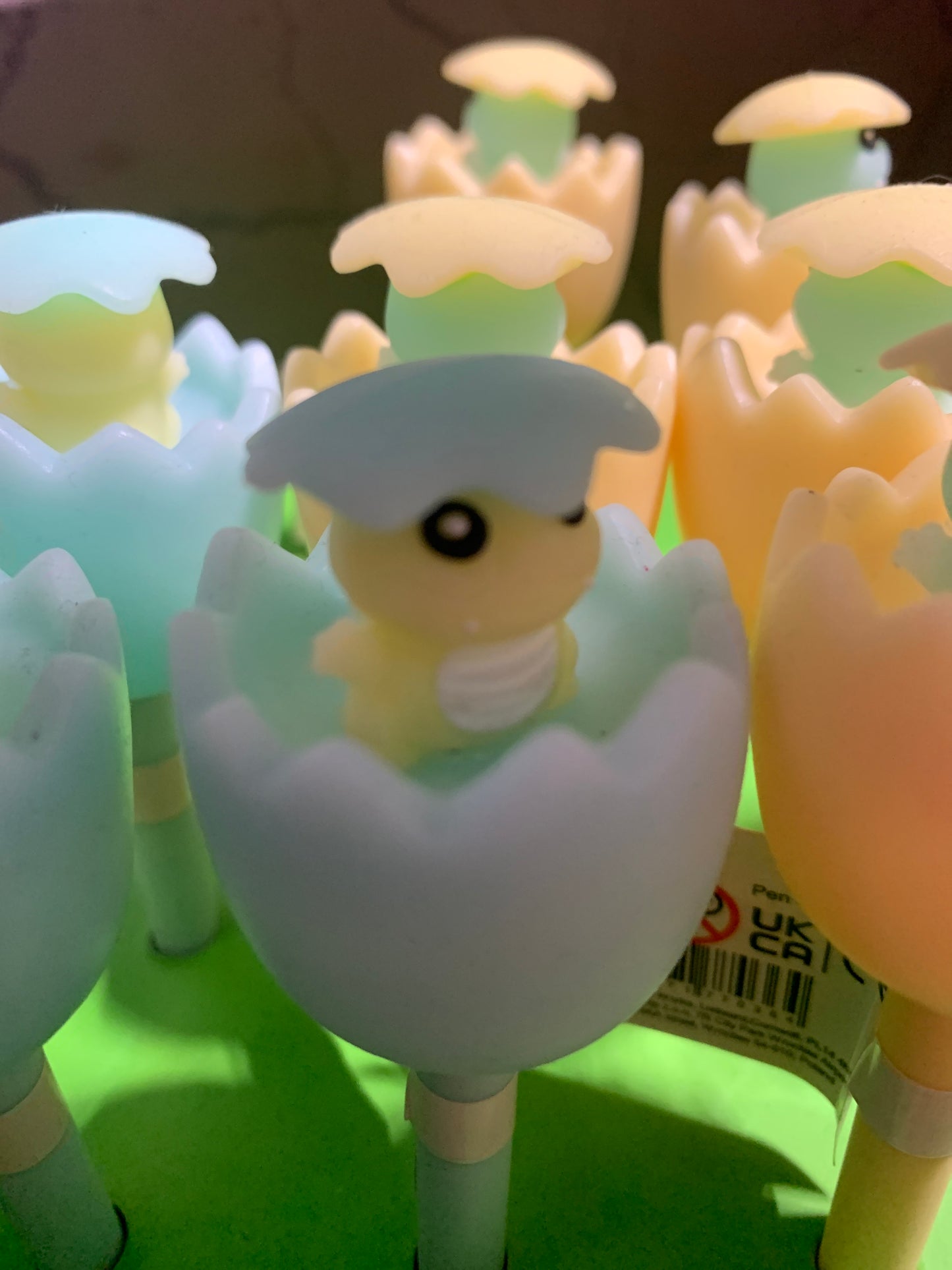 Hatching Dino egg ball pen
