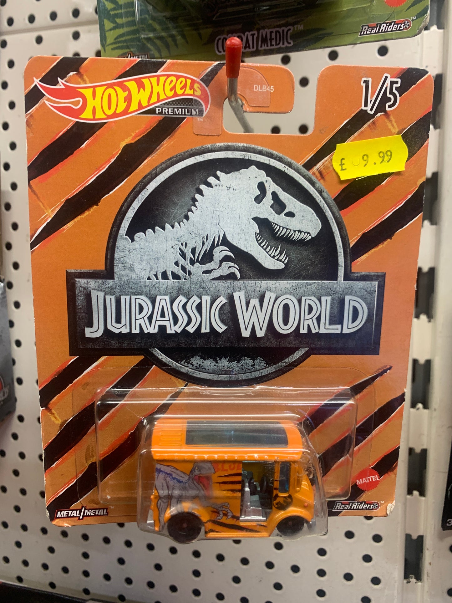 Hot Wheels Jurassic World 4/5 combat medic