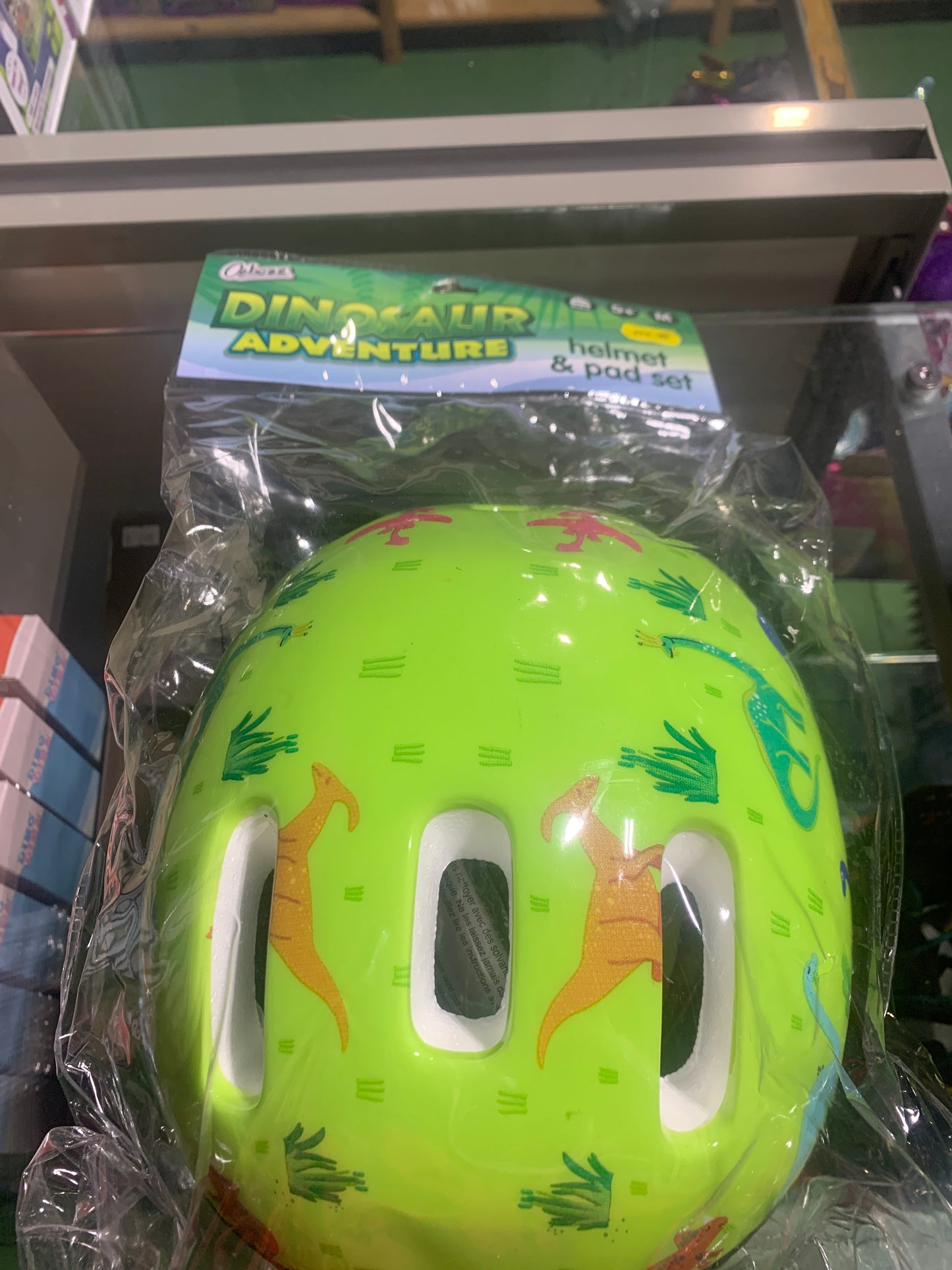 Dino helmet and pad set