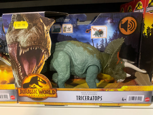 Jurassic World Dominion Roar Strikers Triceratops v2