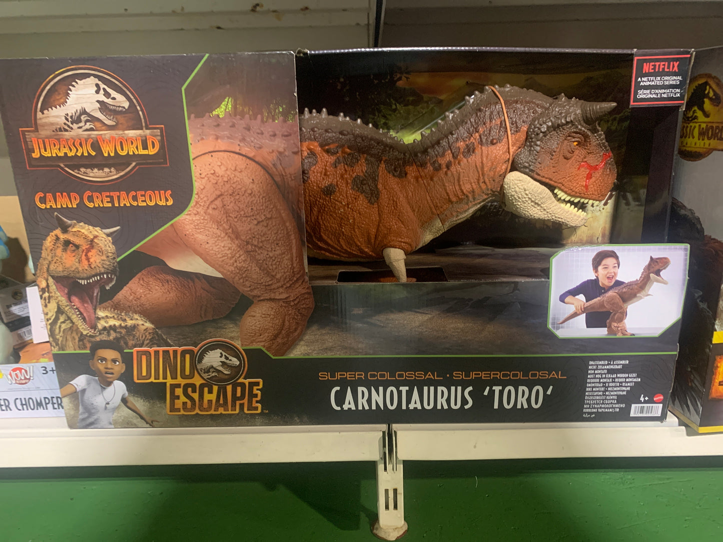 Jurassic World Camp Cretaceous Dino Escape Super colossal Carnotaurus Toro